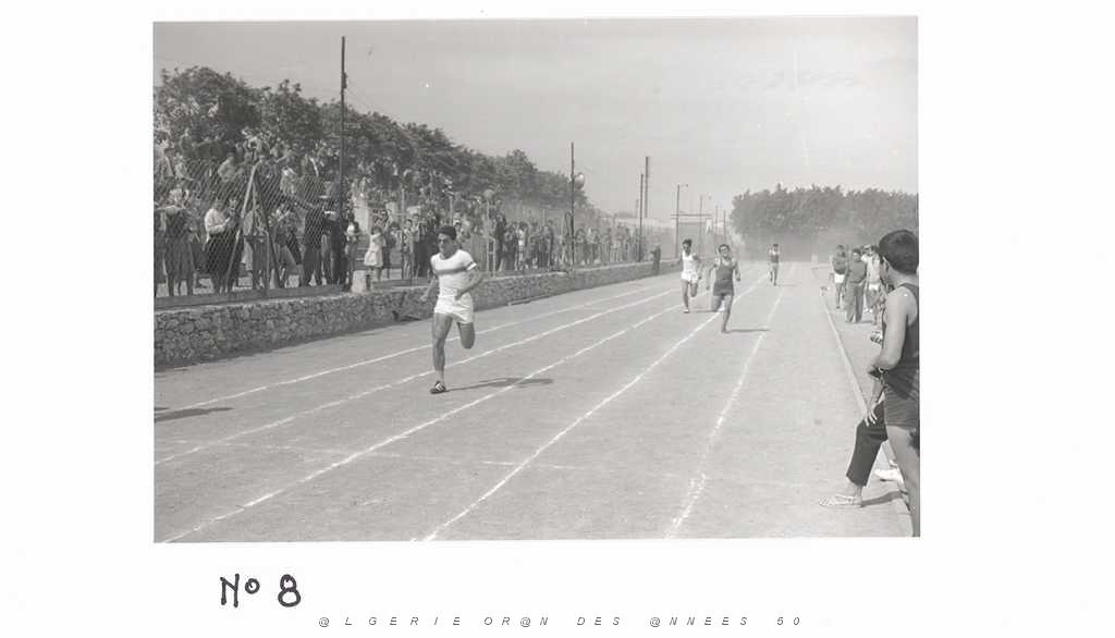 01 OSSU ORAN STADE MAGENTA 1958 1961 x0009.jpg